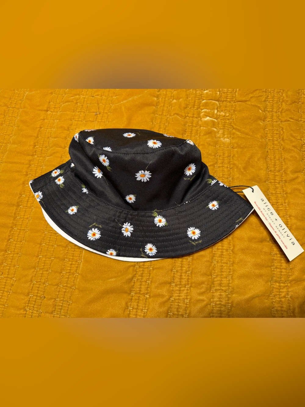 Alice + Olivia Reversible Bucket Hat NWT